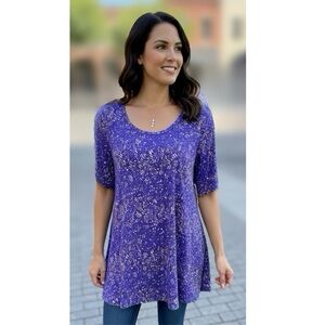 LuLaRoe Top Purple Floral Stretch Short Sleeve Perfect T Shirt Fits Size 0-6 New